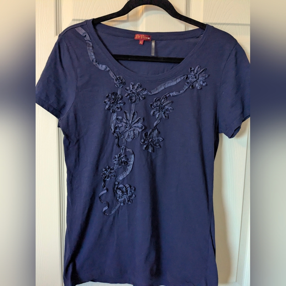 Elegant Navy Short Sleeve Top with Floral Design